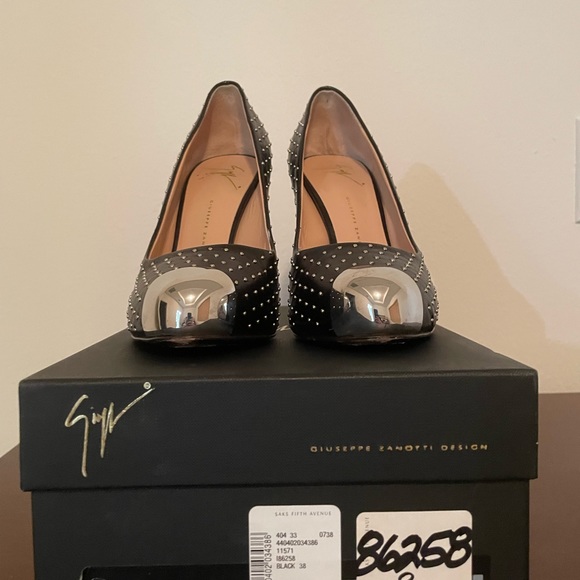 Giuseppe Zanotti Black Leather Studded Designer Pumps Size 38 (U.S. 8) - Picture 2 of 8